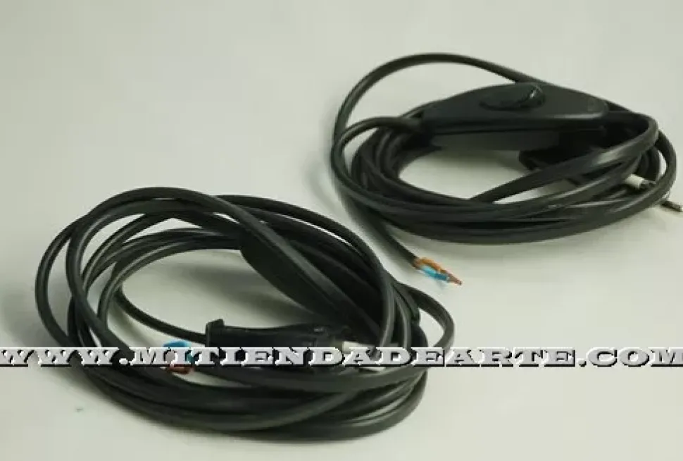Cable, Interruptor y Enchufe negro
