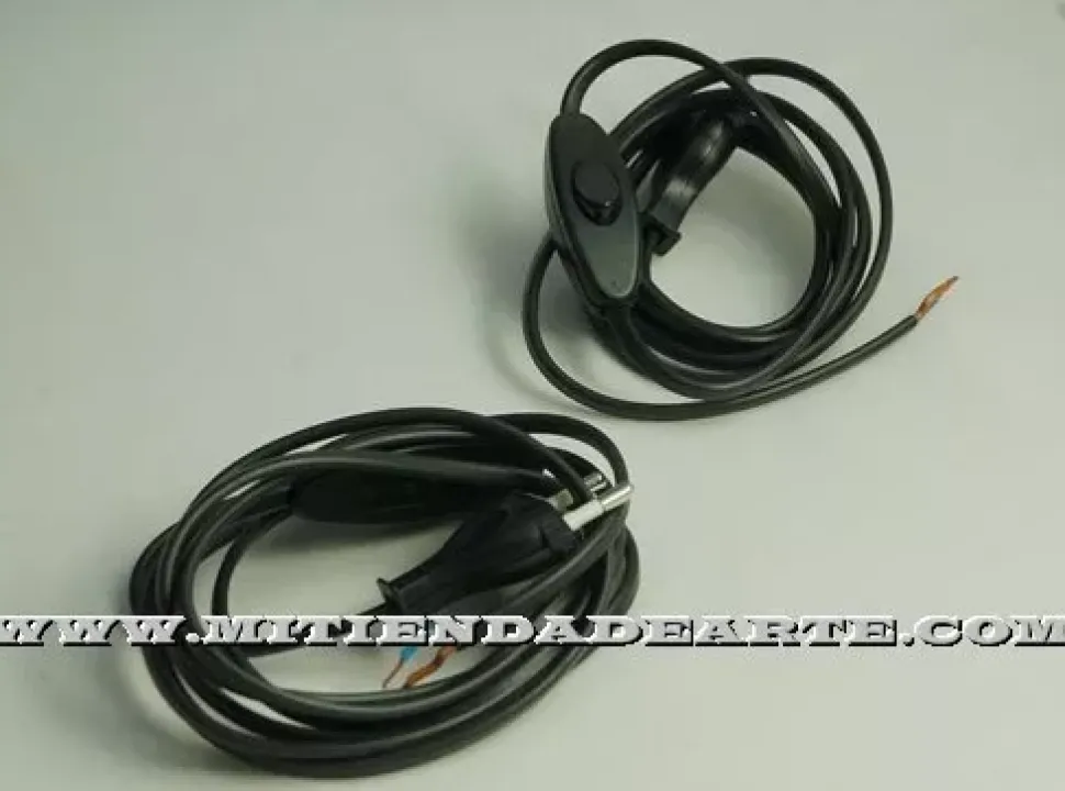 Cable, Interruptor y Enchufe negro