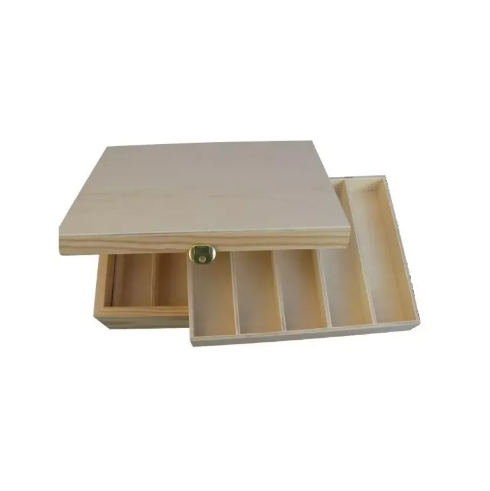 Caja con dos bandejas con compartimentos