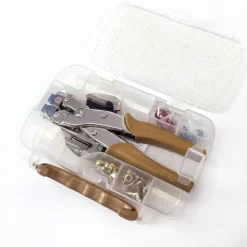 Crop-A-Dile GOLD, con estuche y 100 ojales