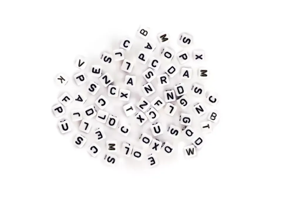 Cuentas Blancas con Abecedario en Negro MultiCraft 6mm