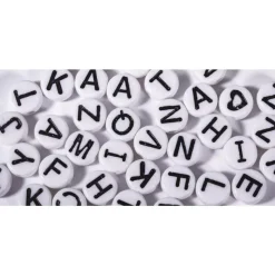 Cuentas de Plástico Blanco Abecedario Rayher 40g