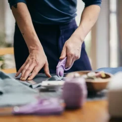 Cutter Rotatorio con Cambio Fácil de Cuchilla Lila Fiskars Ø45mm