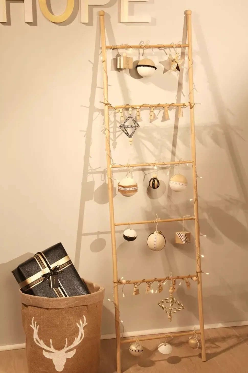 Escalera de madera Artemio