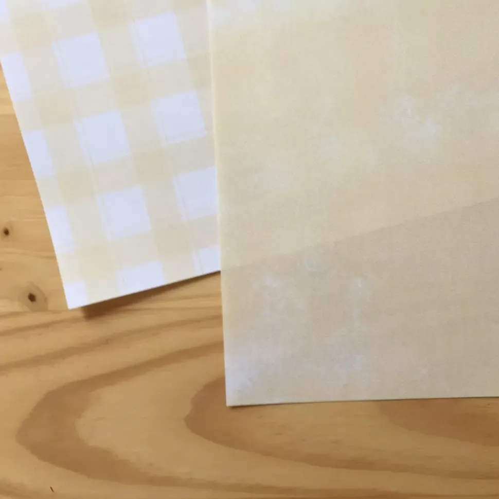 Kit 2 Telas de Encuadernar Amarillo Tatita Iriri Estudio 30x30cm