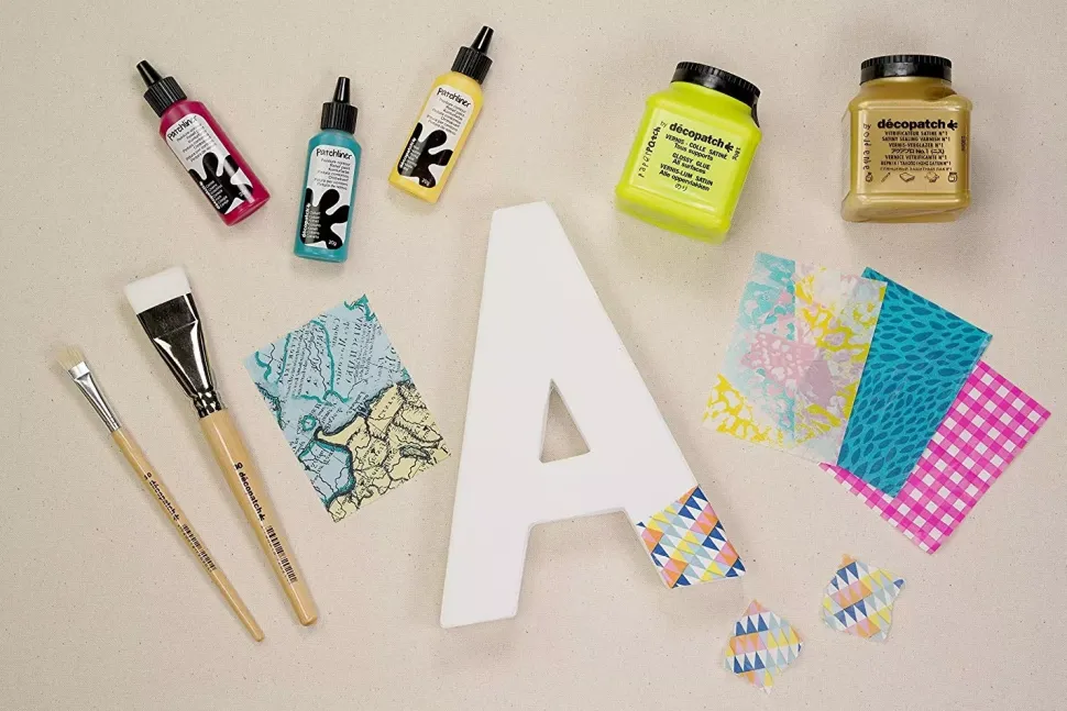 Letra A de cartón endurecido blanco