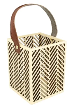 Linterna de madera calada con chevon