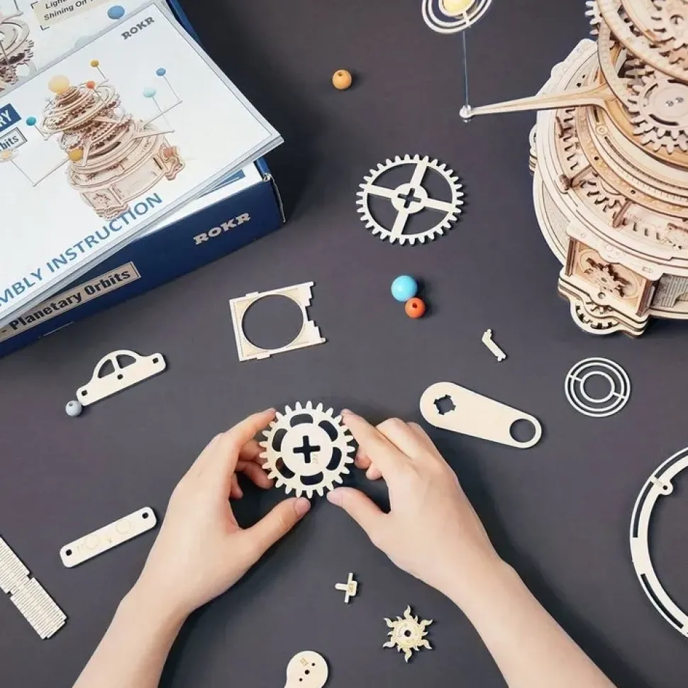Maqueta Orrery mecánico Robotime