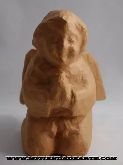 Ángel de rodillas rezando de cartón