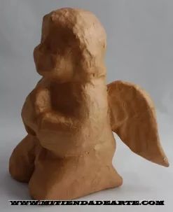 Ángel de rodillas rezando de cartón