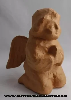 Ángel de rodillas rezando de cartón