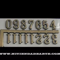 Números Árabes en resina de plástico adhesivos pintados en dorado