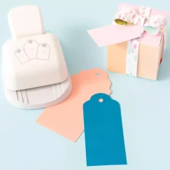 Perforadora de Tags Redondeados 3 en 1 We R Memory Keepers