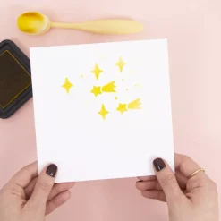 Plantilla de Stencil Estrellas All You Need is Christmas Craftelier 15x15cm