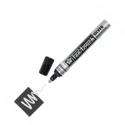 Rotulador permanente plateado Pen-touch Sakura 2mm