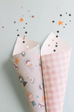 SUPER OFERTA **40%** Kit Telas para Encuadernar Astronauta Karimópolis Gigi's Lab 30x30cm