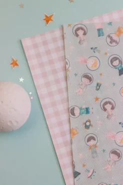 SUPER OFERTA **40%** Kit Telas para Encuadernar Astronauta Karimópolis Gigi's Lab 30x30cm