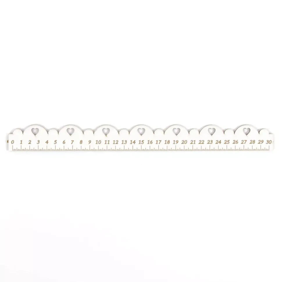 SUPER OFERTA **40%** Regla de Madera Con Corazones Troquelados Dayka 30cm