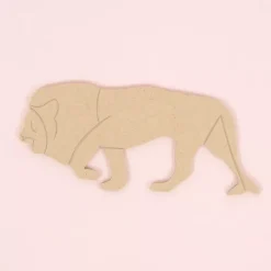 SUPER OFERTA **40%** Silueta de Madera León 8x19cm