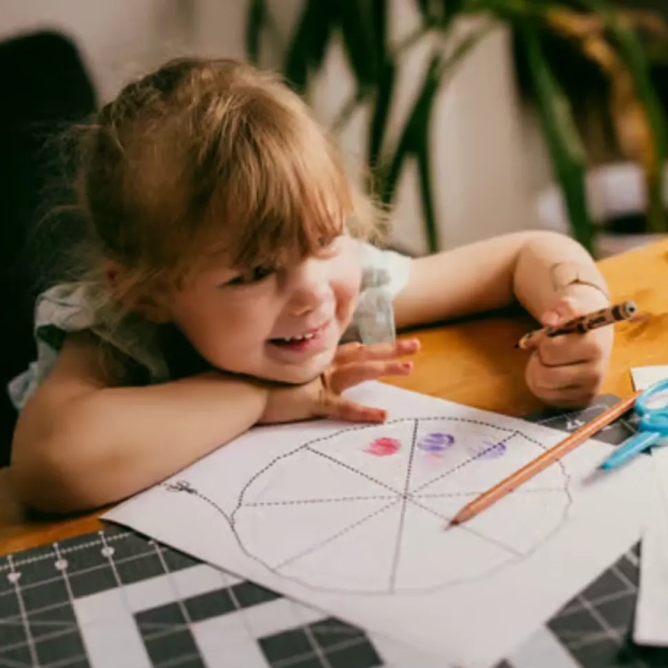 Tijeras de Entrenamiento y Libro de Actividades Fiskars